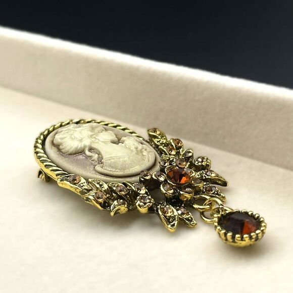 Yellow Gold with Champagne Topaz and Brown Crystal Lady Cameo Pin Back Brooch - Picture 6 of 7